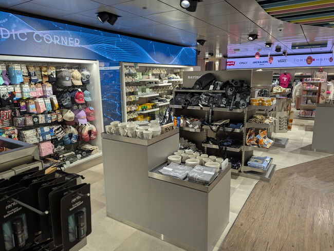 お土産的な商品もいろいろ