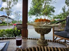 着いた！
駐車場の受付かと思ったら、ホテルレセプションの平屋だった。
英語で早口でまくしたてられ、半分以上わかってないけど何とかなるか。
