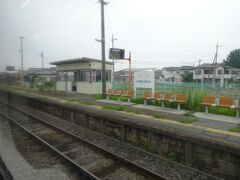 この先ものんびりした駅が続く。