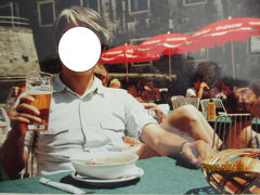 昼食は腹持ちの良いGulaschsuppeグーラッシュズッペとビールを昼食に頂いた。
昼食代は4人でÖS300。

写真：アルプス山岳道路の終点Kaiser-Franz-Josefs-Höheフランツ・ヨーゼフ・ヘーエで昼食。