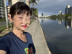 12/6（金）旅行2日目

毎年走っているアラワイ運河の朝ラン。
海と並行してカラカウア通り、その内側がクヒオ通り、更に内側にアラワイ運河がありますが、アラワイ運河は人が少なくてランナーや散歩している人が多い。

7時くらいだとダイアモンドヘッドに朝日の上がるのが見えたりします！