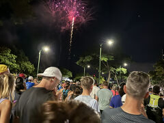 それにしても5時、号砲が鳴っても全然動かない。
花火も上がったのに･･･

そのうちスタート！
19回目のホノルルマラソン。
コースは全部頭に入っています♪
しかも今回はガチだったので
いつもは撮るハワイカイすら写真を撮らずに走りました。
