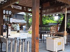 11：30到着。
こちらに来たのは2回目？３回目？
とってもご利益があると噂の金毘羅さまです。
前回まうさんが私の為にお願いしてくれた縁切りが、ほぼほぼ叶ったので
私はお礼参り、まうさんはまた新たなるお願いをしにまいりました。
前回は私の為におねがいしてくれたので、今回は自分の為に…