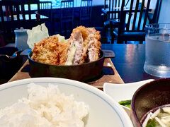 暑さでぶらぶらも出来ず
お腹すいたので酢重さんでランチ。
いつも行列ですが14時過ぎだったおかげで
すんなり入れました^ ^
ミルフィーユカツはサクサクで
ジューシーだし味噌だれが美味しかった～
銅窯で炊いたお米も美味しいし
大満足です！
ご馳走さまでした
このまま帰ろうと思ってたんだけど
関越が渋滞中…
そんな訳で寄り道笑