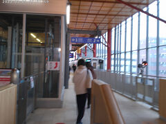 旅キュン旅行のおまけで急遽延長した旅も今日がついに最終日です。JRの鯖江駅から福井駅に来て乗り換えです。