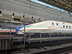 東京駅です。北陸新幹線ですね。