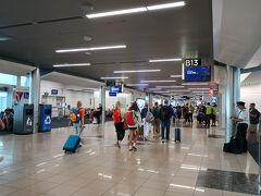 アトランタ空港着。入国審査が最終目的地アトランタ組と乗り継ぎ組に分かれているようでした。時間帯にもよるのかもですが、分かれるせいかほとんど並ばずに審査終了。