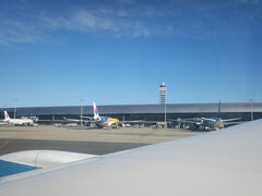 7月21日(月)
　おはようございます。無事に関空到着です。