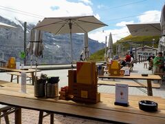 駅のレストランに寄っちゃうよ