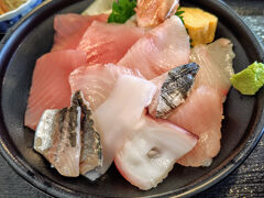 海鮮丼（みそ汁、こばち付）1,500円
（昨年より200円値上げしていました。)