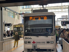 　ようやくホームが空いて広島駅電停に到着、定刻を約30分遅れでの到着でした。

　紙屋町西電停13:50　→　広島駅電停14:01（14:31ごろ到着）