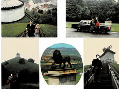 ＜La Butte du Lionライオンの丘＞
Ronte du Lion 1815, 1420 Braine-l'Alleud

Walloon Brabantブラバン・ワロン州、ワーテルロー（現人口3万人）南南東5kmのMont Saint Jeanモン・サン・ジャンには、戦いの記念碑、通称「ワーテルロー・ライオン」があり、このライオン像は敵であったフランスを向いている。

記念碑のある人工の丘は1823～1826年の3年をかけて完工した。
「Butte du Lionライオンの丘」と呼ばれ、階段で登ることができ、ベルギーの観光名所となっている。

写真はベルギーの古戦場ワーテルロー：右上から時計回りにブリュッセル公園、ワーテルロー古戦場のライオンの丘に登る、ライオンの像、ライオンの丘をバックに、ライオンの丘からパノラマ館を見下す。