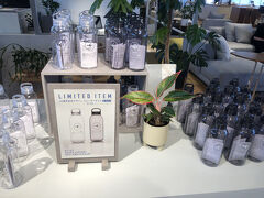 伊丹空港でチェックインして、ちょっと時間があったのでアクタスなどをぶらぶら～。