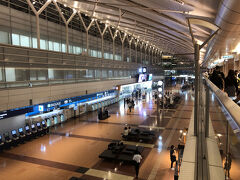 羽田空港に戻ります。
京急線で第1-2ターミナルで下車。
