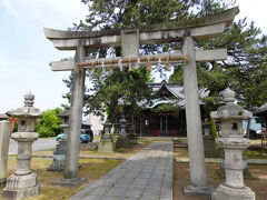 植田家の長屋門の近くに「松阜神社」があります。明治時代に現在の地に移転したということです