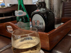 お部屋に戻り部屋飲みしてお休みです
今回は特別なのでちょっといい酒を買って頂きました！
おやすみなさい