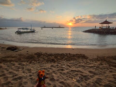 アグン山は見えませんでしたが、日の出はばっちり