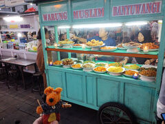 夜はまたシンドゥ市場の定食。