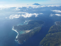 レンボンガン島が見えています。右手前はペニダ島。
今回は、島に行ってもいいかなあ～　と思っていましたが実現せず。
サヌール港の場所は確認済。また今度ね。