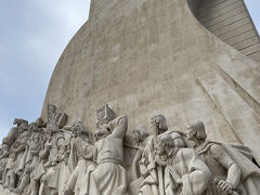 そういうわけで、発見のモニュメントにやってきました。
ジェロニモス修道院との間に車道がありますが、地下道でつながっています。