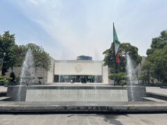 メキシコ最終日。
人類学博物館は、メトロだけでは行きにくいのでUberを使いました。
