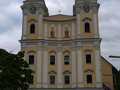 サウンドオブミュージックで、マリアが結婚式を挙げるシーンが撮られた、「聖ミヒャエル教会（シュティフト・プファール教会）」（1人1ユーロ寄付）