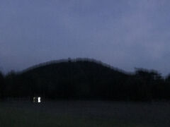 按針祭の花火の穴場をネットで探してたら
按針祭の日は小室山という山のリフトが夜間営業しててそこから花火が見えたという10年前くらいのブログの記事を発見し、小室山に行ってみることにした

結果リフトも何も動いていない