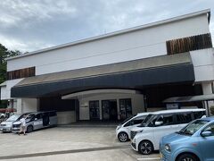 お盆休み真っ只中、本日満館みたいです。
こちらは元湯快リゾート恵那峡国際ホテルでした。国際と付くとこが昭和っぽい。。。。