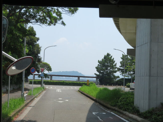 一瞬うみ～が見えたと思ったら左折