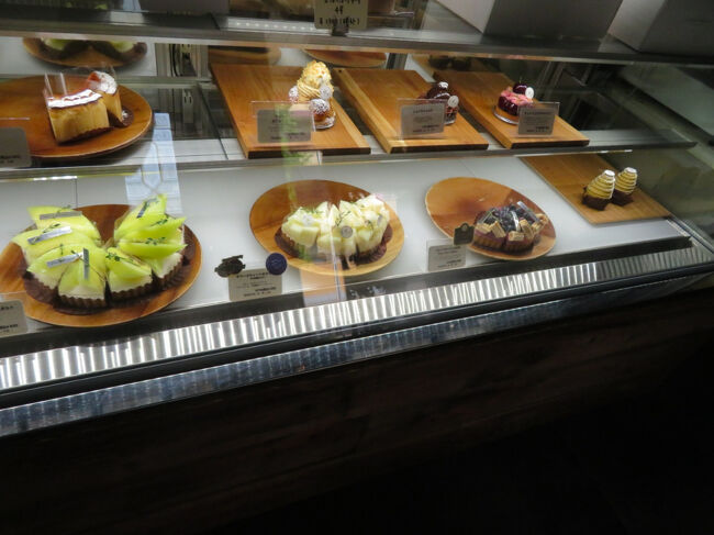 チョコレートケーキを買っちゃうし♪