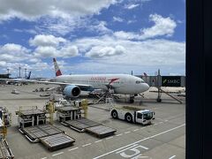 夏休み中のANAラウンジは、小さい子が走り回ったりして、
落ち着けない。
ユナイテッドのラウンジに行けば良かった。
早々に引き上げました (;´д｀)トホホ

今日は、あのオーストリア航空に乗ります。
ウィーン行き、直行便です。