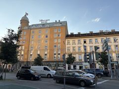 ザルツブルクへ向かうことを考えて、
西駅近くのホテルに泊まります。
直ぐに見つけられました！