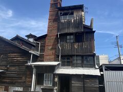 こちらは裏側。今回の表紙にもしましたがインパクトすご！