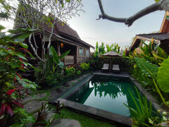 1月26日（日）、旅の6日目の朝です。
今日は昨日の雨から一転して良い天気です。

宿泊したプライベートプール付きのヴィラ。