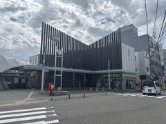 阿南駅には9時すぎに着くようホテルを出ました。
