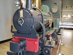 レンタカーを借りる前時間があったので，松山市駅の前にある坊ちゃん列車ミュージアムへ．伊予鉄のビルの中にあって，無料で見学できます．