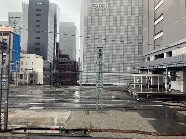 博多<br />がらーん。<br />ここがこんなにすっからかんなのはめずらしいのではないでしょうか。