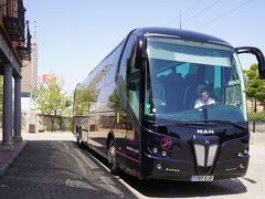 マドリードからバスで世界遺産の町トレドへ向かいます。マドリードの南70kmほどのところにあり、1時間程度かかります。
