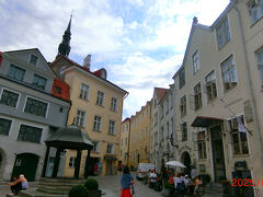 さてさて、タリン最後の夜は、お祝いを兼ねてディナーを行います。
今宵の会場はこちら。
(Restaurant Rataskaevu 16)
