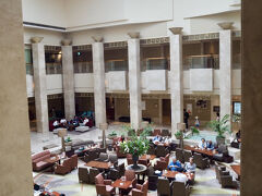 店舗のあるビル前の東京メトロ「銀座一丁目」駅から、有楽町線で新木場へ
京葉線に乗り換えて新浦安
浦安ブライトンホテル東京ベイは駅と２階連絡橋で直結しています