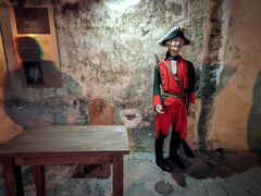 当時の兵隊さんの服装でしょう。