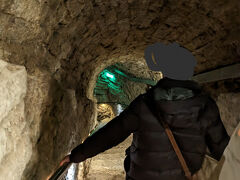 歴史資料館の地下へ移動します。
段々と中が寒くなって来ました。