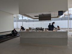 館内には甘味処あみじま茶屋があります。
メニューは団子串2本とドリンクのセットのみ
こちらもキャッシュレス支払
