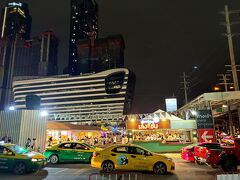 ジョッドフェアナイトマーケットがある、ラマ・９世駅で解散。