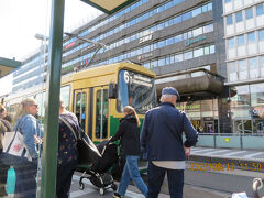 なんちゃって美術鑑賞、楽しかったです♪
中央駅からトラム移動します