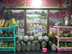 まだ明るいけど、昨日行けなかった夜市に来てみました
Sindhu Night Market

ここは屋台がめっちゃ可愛い！
腕のある方、ぜひ良い写真撮ってください
（わたしは全部ボケていた）