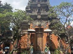 ようやくウブド王宮へ。