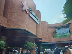 チェックインまで絶妙に中途半端に時間が余ったのでお土産購入タイム。
Bintan Supermarketへ。