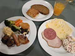 黒いパンが美味しかった～♪