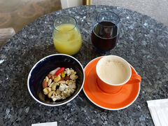 36階のエリートメンバーラウンジに寄って。